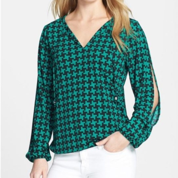 MICHAEL Michael Kors Tops - Michael Kors Abstract Pinwheel Peasant Top